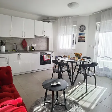 Apartment Aki Podstrana