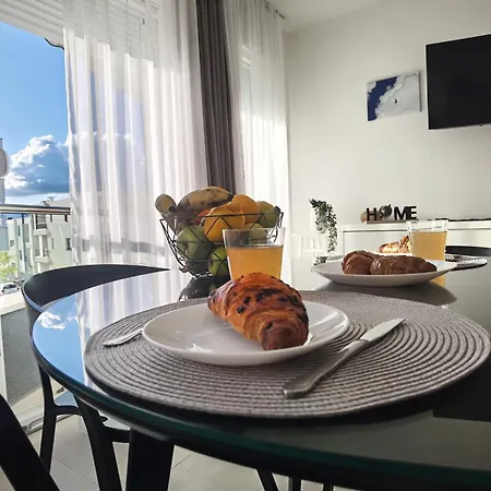 Apartment Aki *