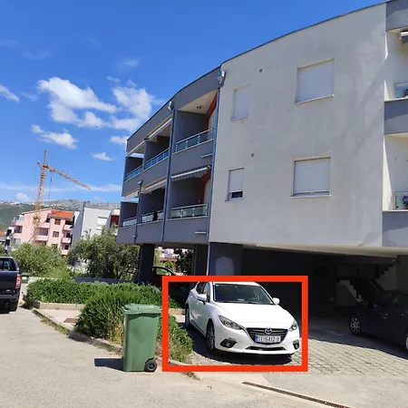 Aki Apartment Podstrana